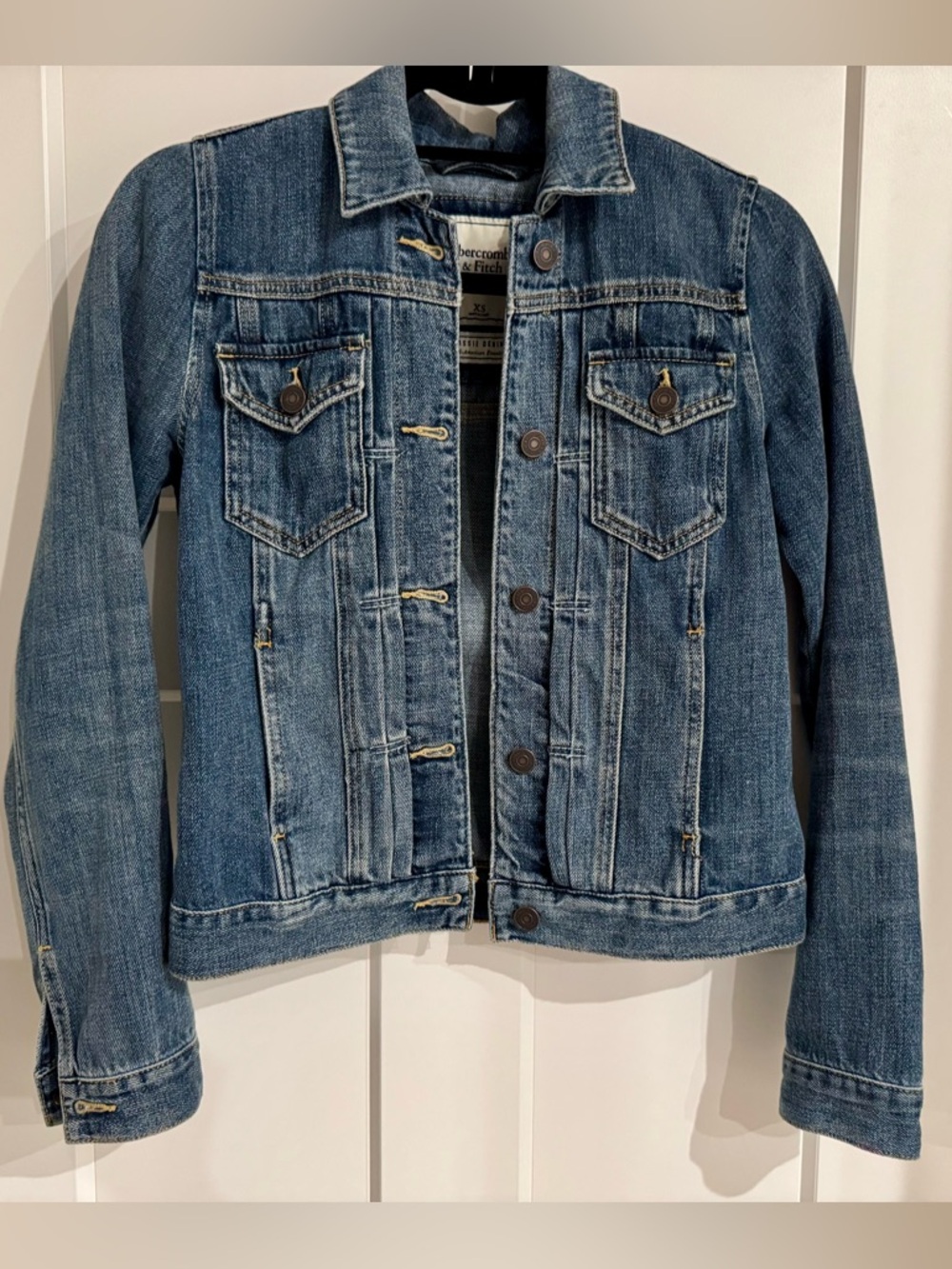 Abercrombie & Fitch Medium Wash Denim Jacket XS